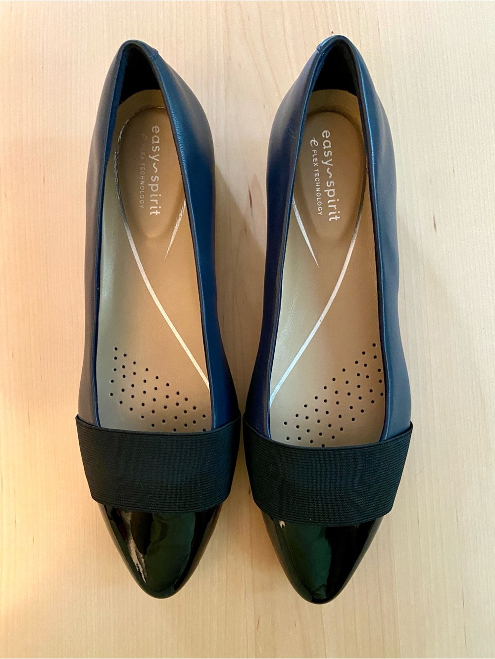 Easy Spirit “Casta” eFlex low block heel pumps in Navy blue & black